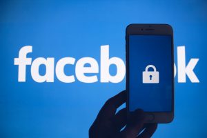 Lee más sobre el artículo Meta amenaza con retirar Facebook e Instagram de la UE si no se facilita la transferencia de datos con Estados Unidos