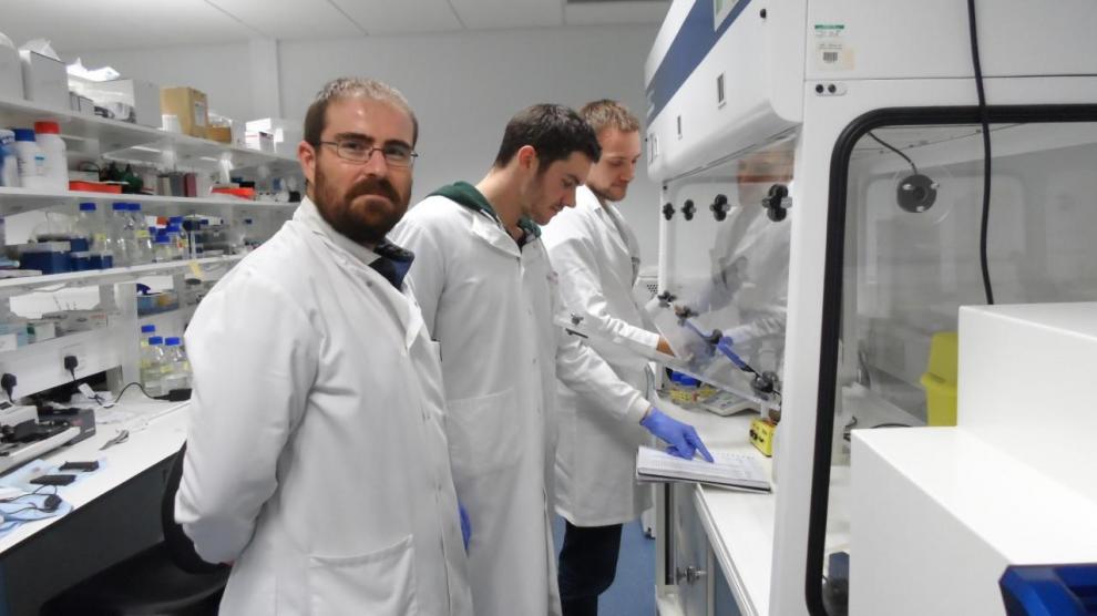 En este momento estás viendo <strong>Asier Unciti, el científico español que ha creado un fármaco contra el cáncer: «Podría llegar al mercado en dos años»</strong>