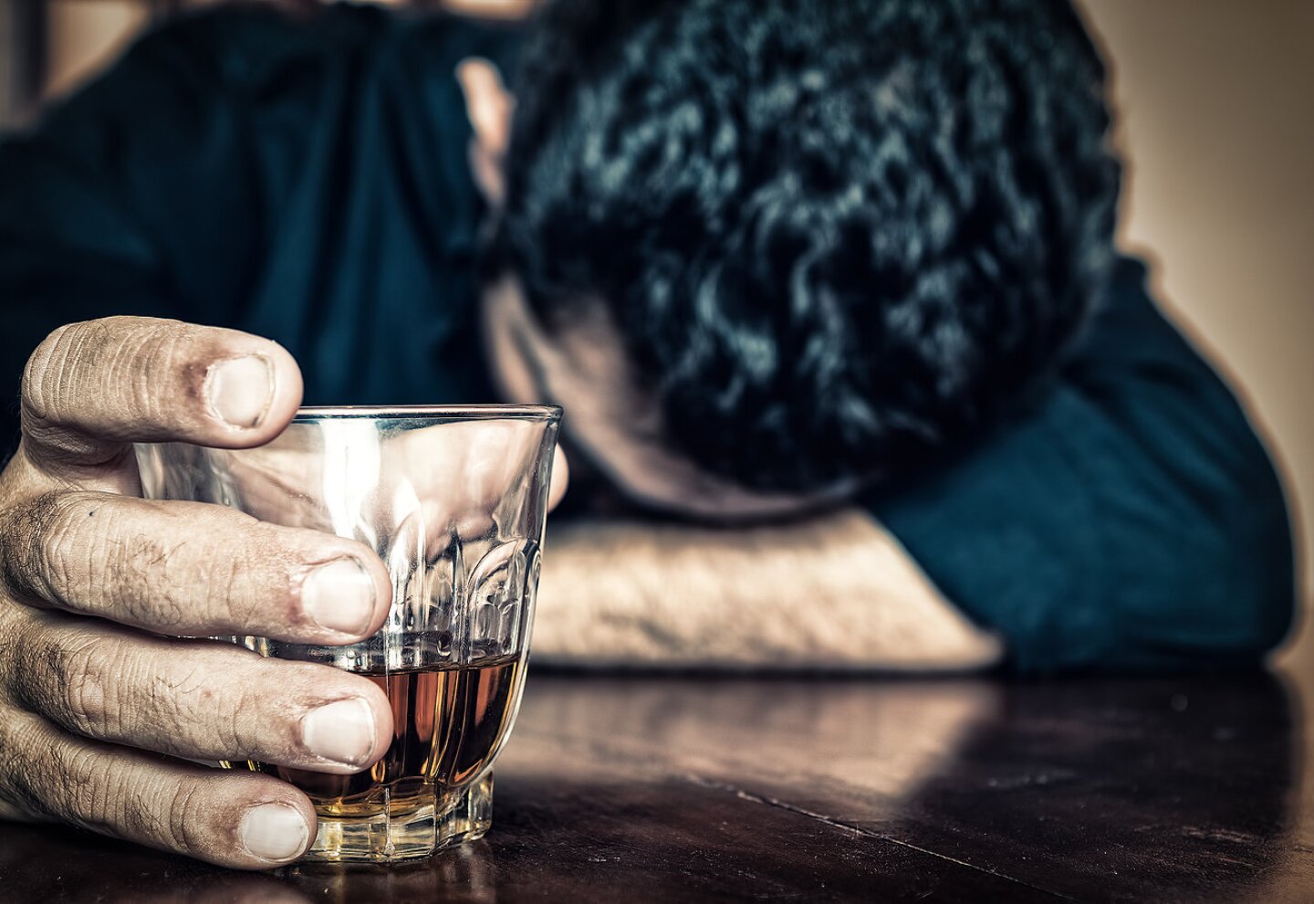 En este momento estás viendo <strong>El alcohol daña el cerebro incluso después de dejar de beber</strong>