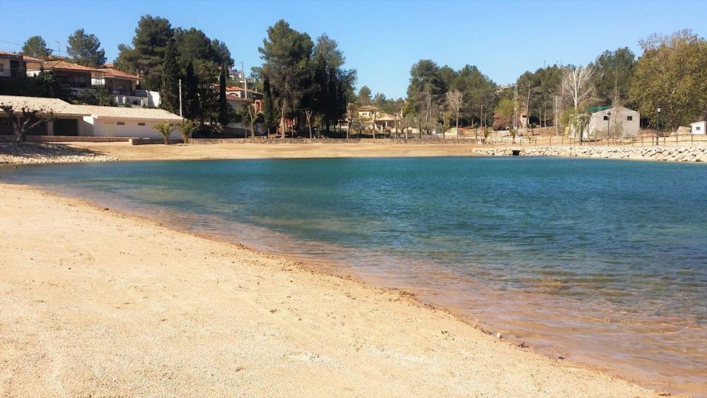 En este momento estás viendo Así es Playamonte, la primera playa de interior de València con bandera azul