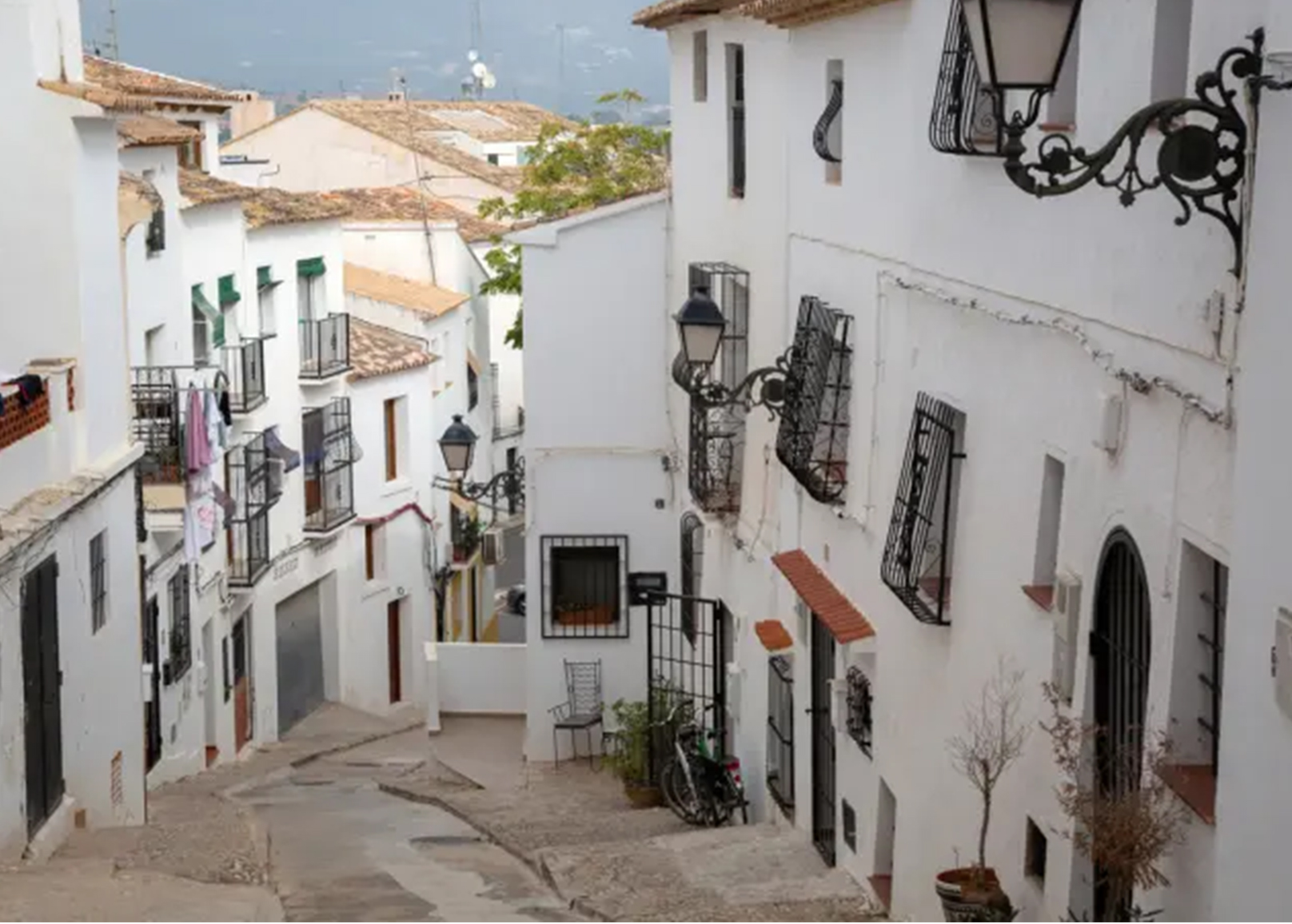 En este momento estás viendo El Santorini de España: el pueblo que se ha convertido en uno de los destinos favoritos de vacaciones