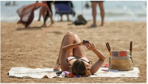 Lee más sobre el artículo «Contesta, solo es un whatsapp» o «hasta que no lo acabes no te vas»: 5 abusos laborales que no debes aceptar estas vacaciones