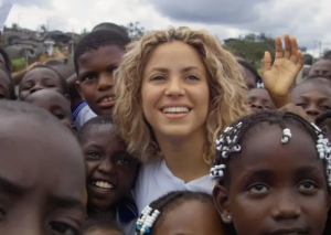 Lee más sobre el artículo El profundo manifiesto de Shakira en defensa de los latinos: <em>“La soledad no tiene por qué durar cien años”</em>